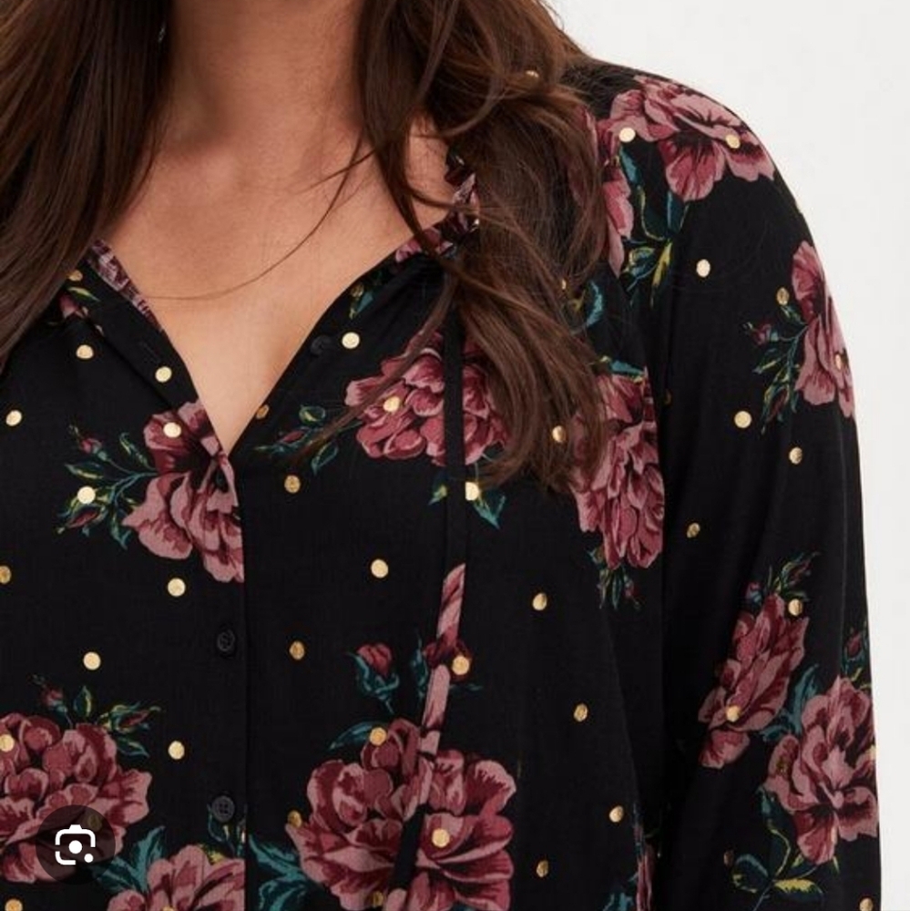 Torrid Shirttail Crinkle Gauze Black Pink Floral Dot Button Down blouse XL Tie
